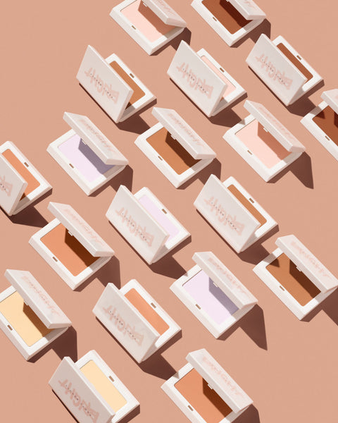 Bright Fix Instant Brightening + Blurring Powder — Banana